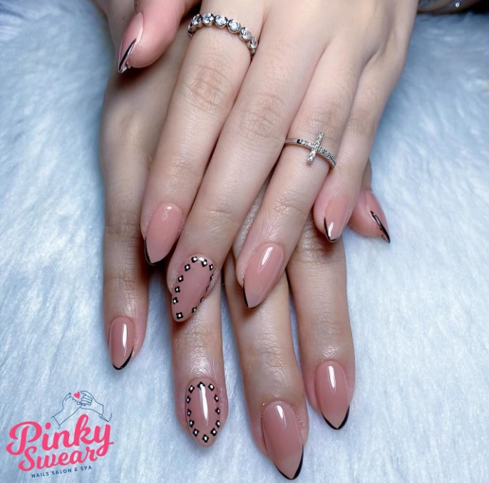 Pinky nails 2024